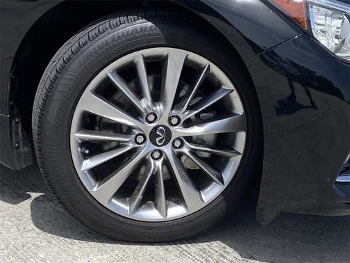 2022 INFINITI Q50 LUXE
