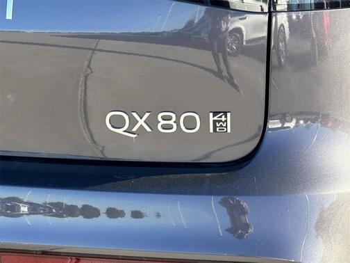 2025 INFINITI QX80 Luxe