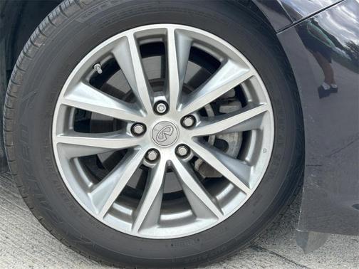 2015 INFINITI Q50 Premium