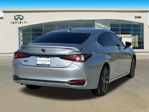 2023 Lexus ES 300h