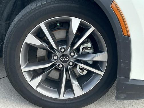 2022 INFINITI QX60 Luxe