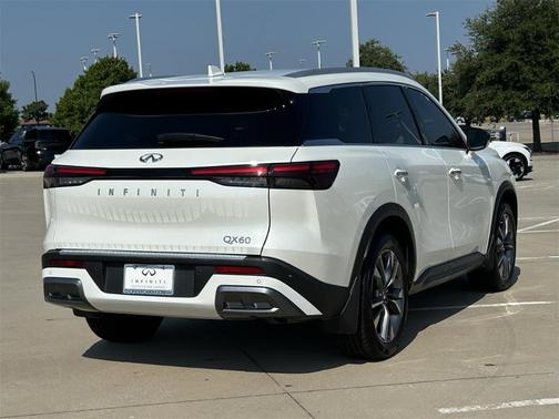 2022 INFINITI QX60 Luxe