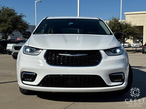 2024 Chrysler Pacifica Touring-L