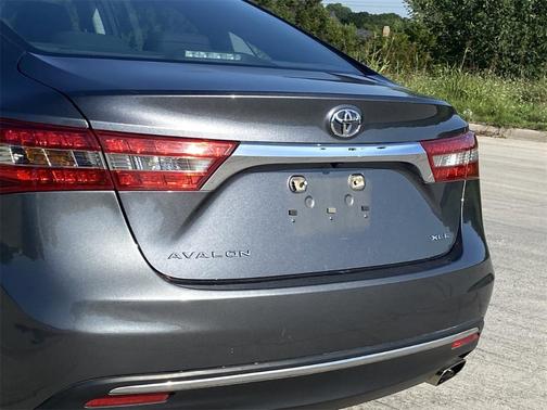 2017 Toyota Avalon XLE