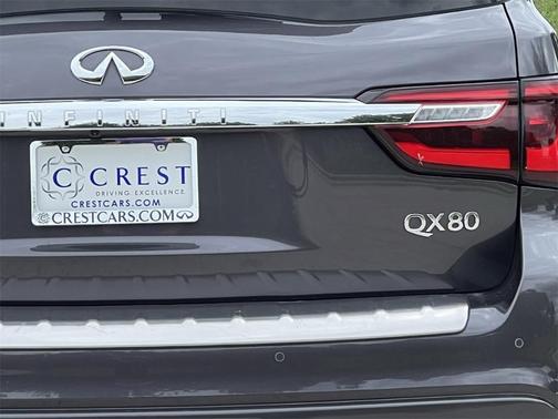 2022 INFINITI QX80 Luxe