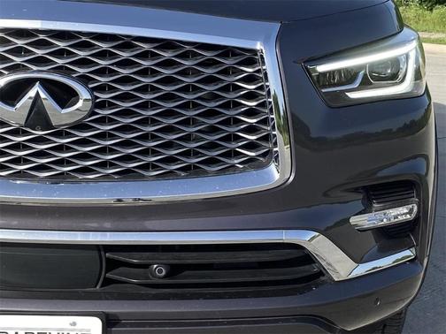 2022 INFINITI QX80 Luxe