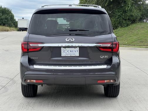 2022 INFINITI QX80 Luxe