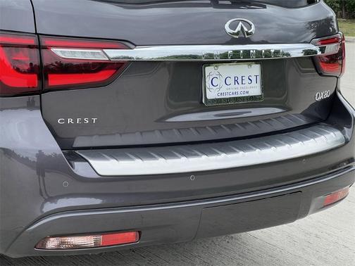 2022 INFINITI QX80 Luxe