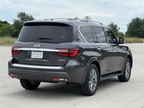 2022 INFINITI QX80 Luxe