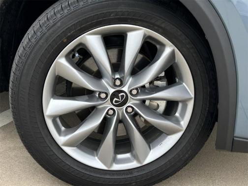 2022 INFINITI QX50 Luxe