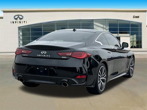 2022 INFINITI Q60 LUXE
