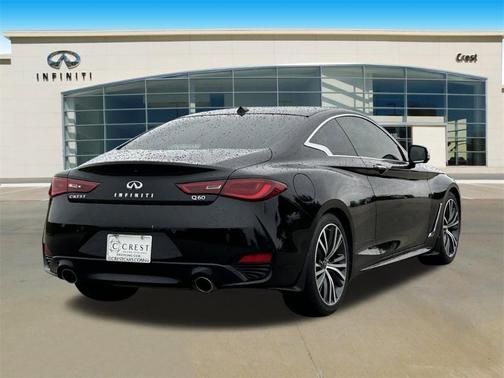 2022 INFINITI Q60 LUXE