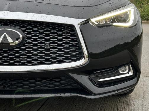 2022 INFINITI Q60 LUXE