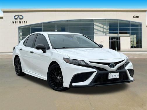 2022 Toyota Camry Hybrid SE