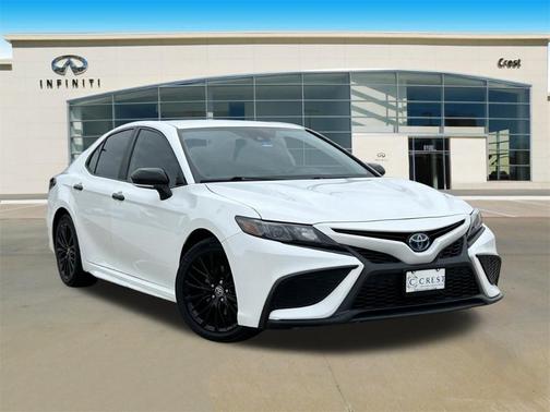 2022 Toyota Camry Hybrid SE