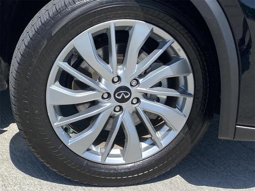 2024 INFINITI QX50 Luxe