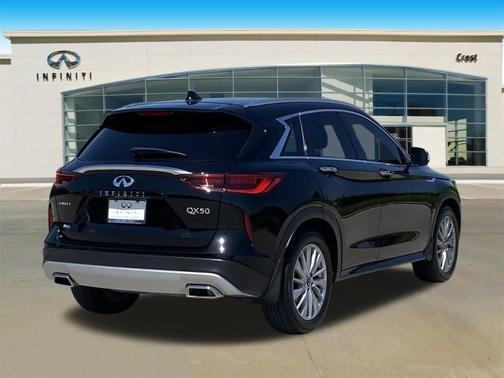 2024 INFINITI QX50 Luxe