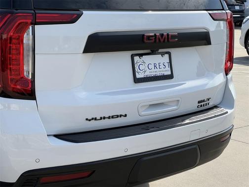 2023 GMC Yukon SLT