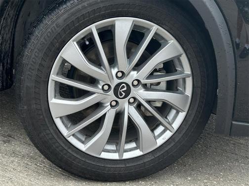 2023 INFINITI QX50 Luxe