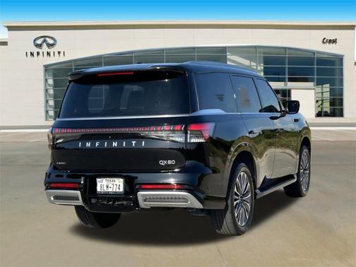 2025 INFINITI QX80 Luxe