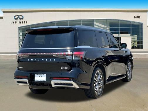 2025 INFINITI QX80 Luxe