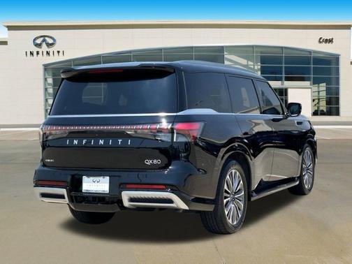 2025 INFINITI QX80 Luxe