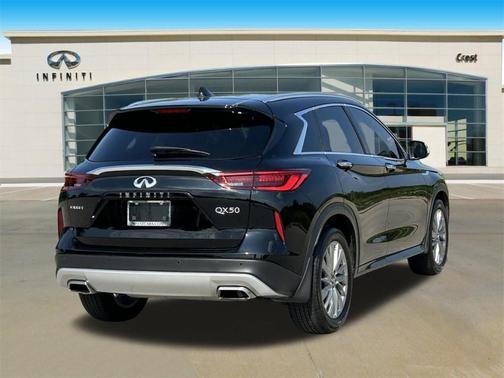 2023 INFINITI QX50 Luxe