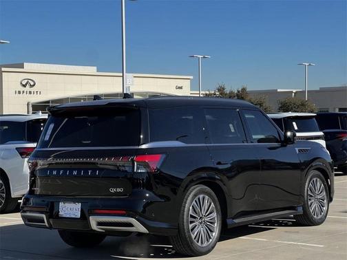 2025 INFINITI QX80 Luxe
