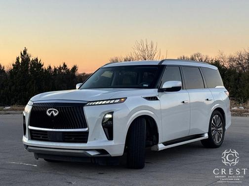 2025 INFINITI QX80 Luxe