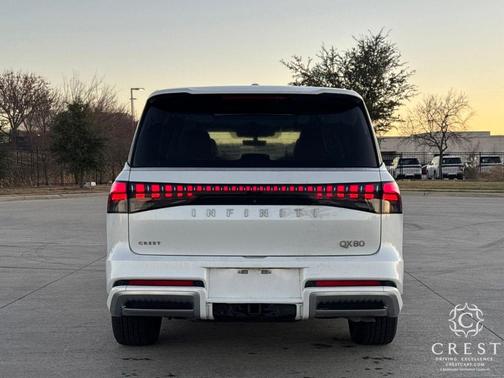 2025 INFINITI QX80 Luxe