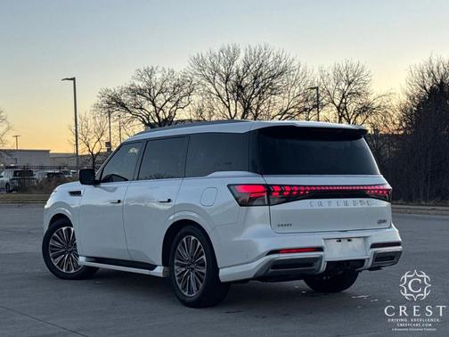 2025 INFINITI QX80 Luxe