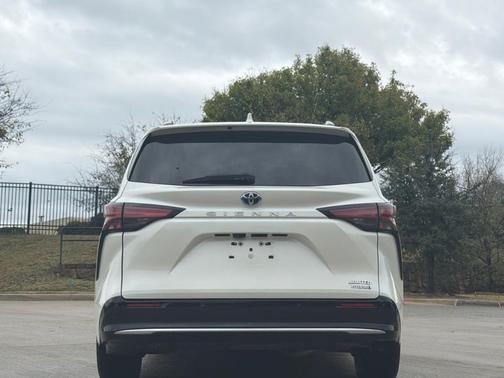 2021 Toyota Sienna Limited