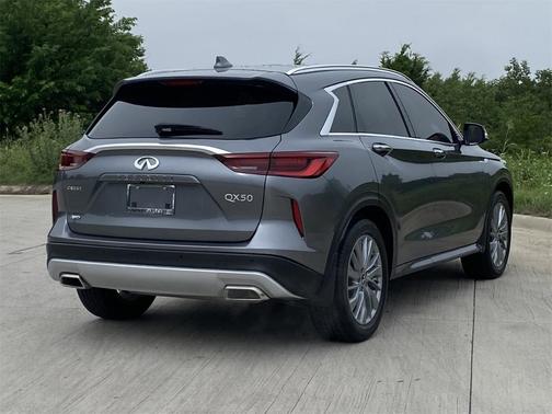2024 INFINITI QX50 Luxe