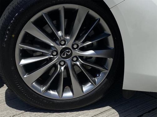 2024 INFINITI Q50 LUXE