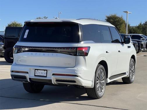 2026 INFINITI QX80 Luxe