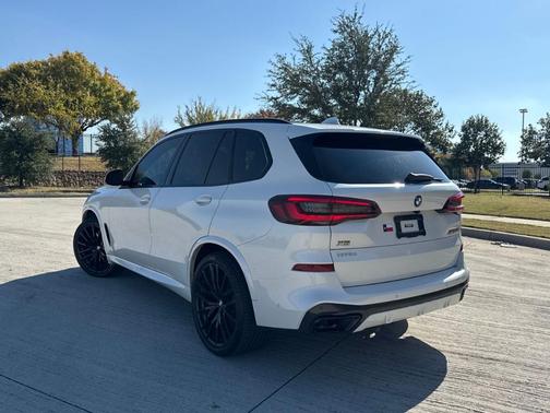 2022 BMW X5 M50i