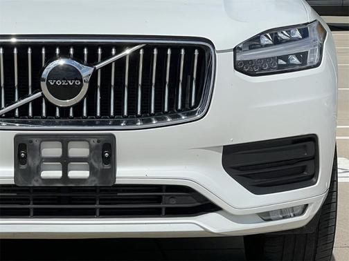 2020 Volvo XC90 T5 Momentum 7 Passenger