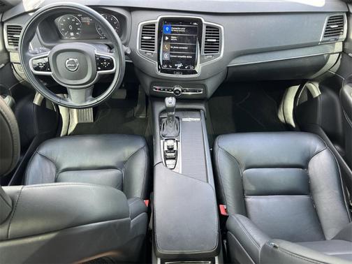 2020 Volvo XC90 T5 Momentum 7 Passenger
