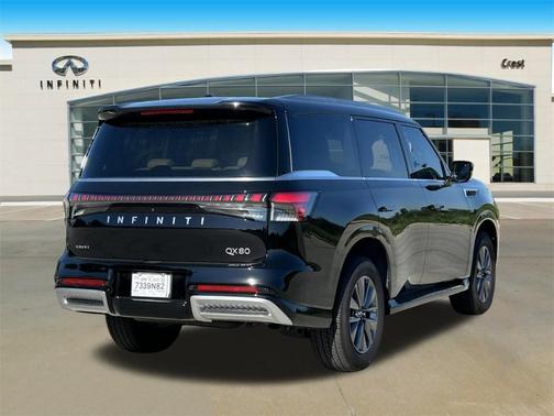 2025 INFINITI QX80 PURE