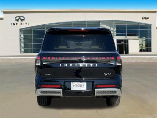 2025 INFINITI QX80 PURE