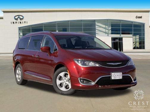 2017 Chrysler Pacifica Touring-L Plus