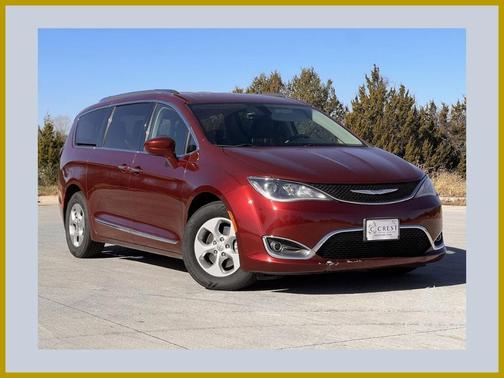 2017 Chrysler Pacifica Touring-L Plus