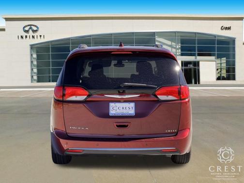 2017 Chrysler Pacifica Touring-L Plus