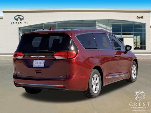 2017 Chrysler Pacifica Touring-L Plus