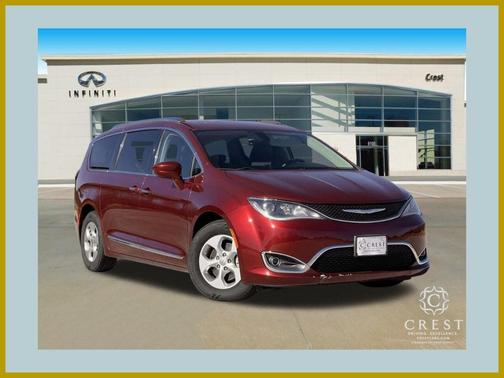2017 Chrysler Pacifica Touring-L Plus
