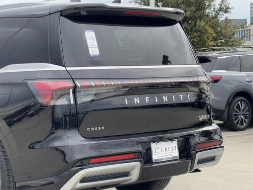 2025 INFINITI QX80 Luxe