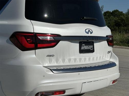 2024 INFINITI QX80 SENSORY