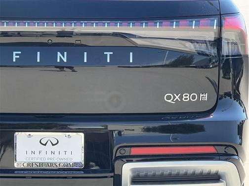 2025 INFINITI QX80 Luxe