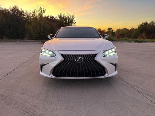 2025 Lexus ES 350 Ultra Luxury