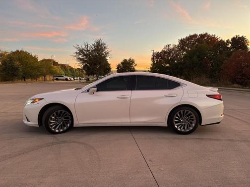 2025 Lexus ES 350 Ultra Luxury
